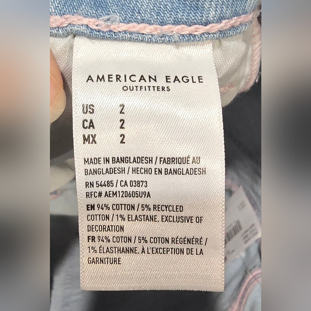American Eagle Super High Rise Mom Shorts Size 2/26 - Picture 7 of 7
